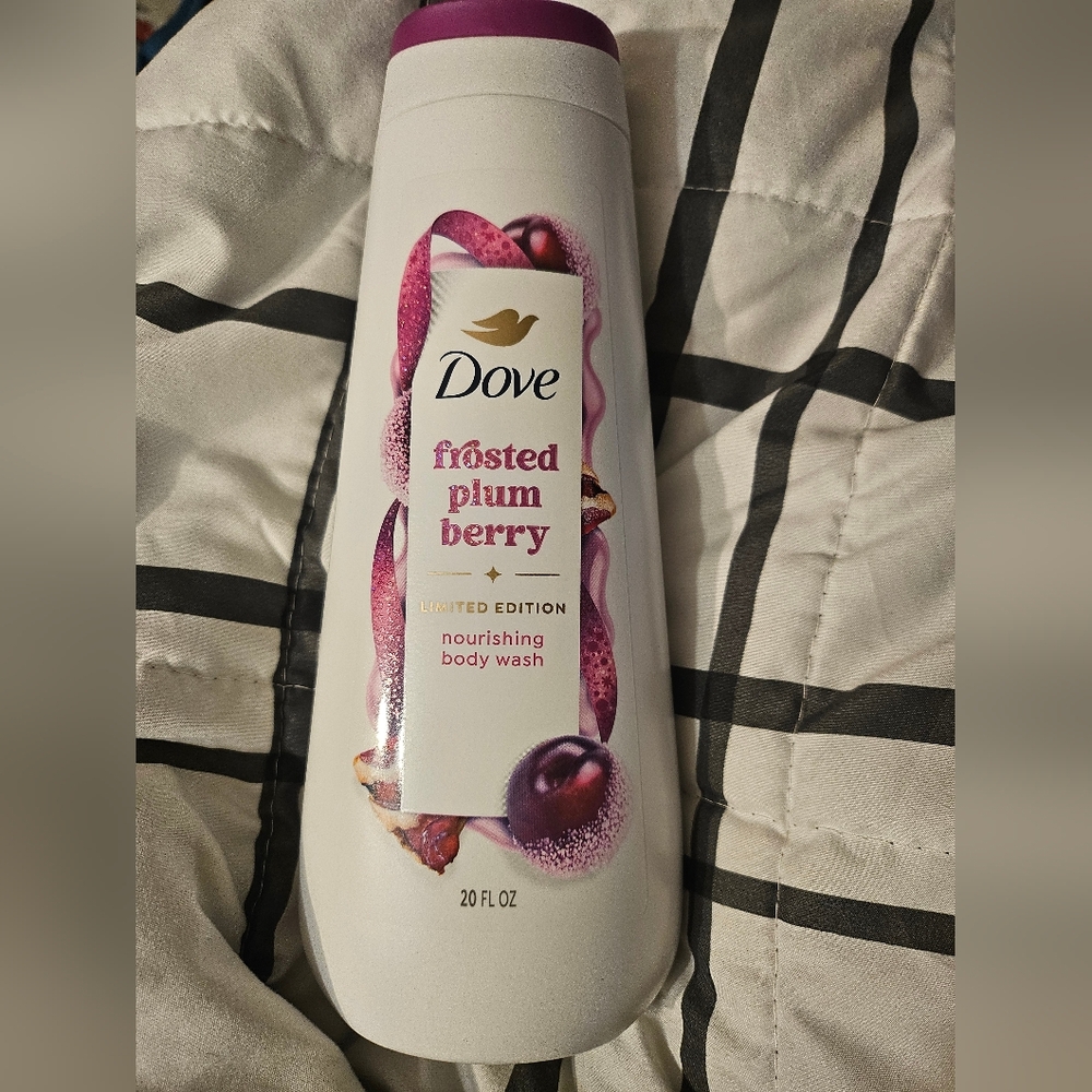 Dove Frosted Plum Berry Body Wash‎ - Purple